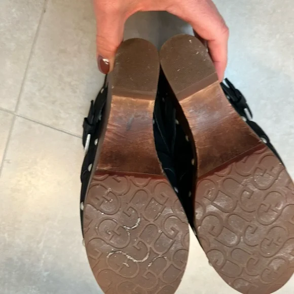 UGG Clogs - Picture 3 of 5